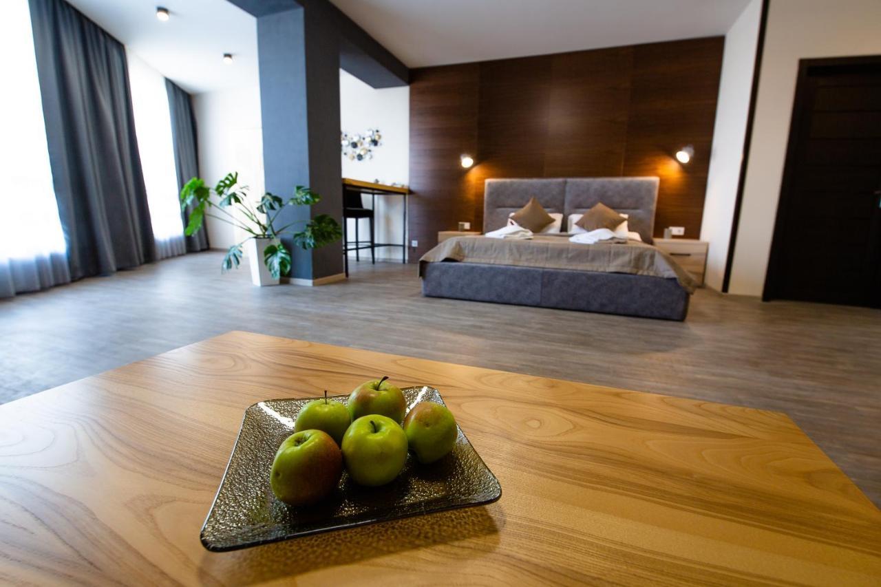 Geography Hotel Veresneve Ngoại thất bức ảnh