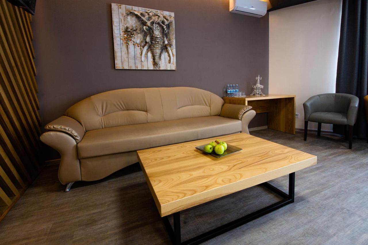Geography Hotel Veresneve Ngoại thất bức ảnh